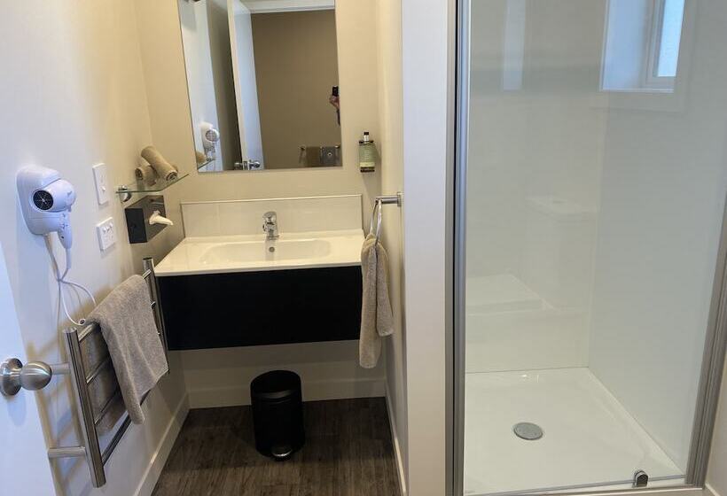 Студия Стандарт, Riverlea Motel