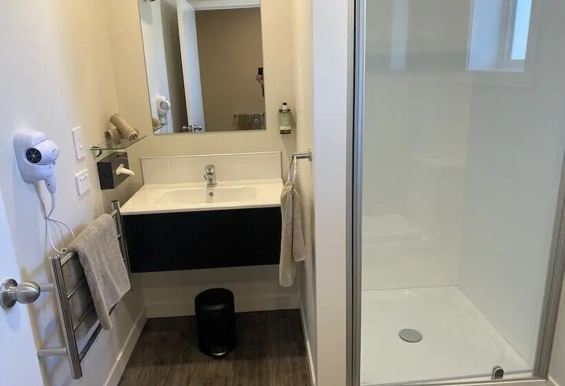 Standard-studio, Riverlea Motel
