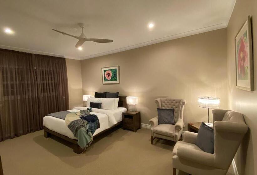 带大床的标准间, Kerami Manor & Day Spa