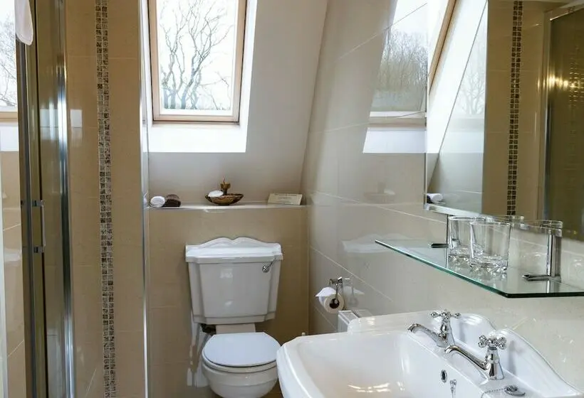 Deluxe Neljän Hengen Huone, Lake House B&b