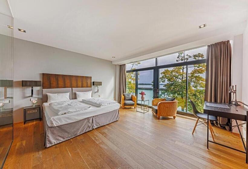 Номер Стандарт Вид на Озеро, Aika Seaside Living