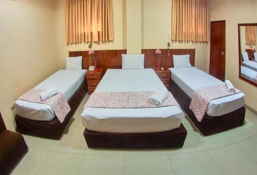 Standard Kolmen Hengen Huone, America Pucallpa