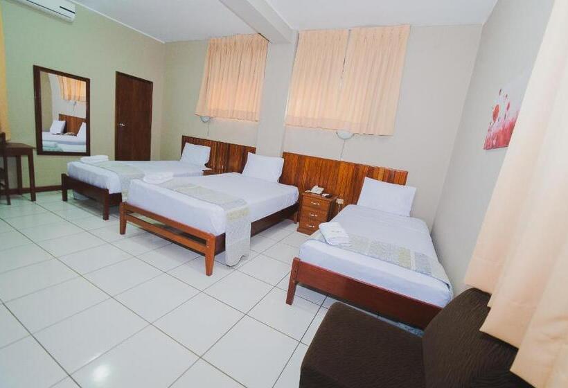 标准三人间, America Pucallpa