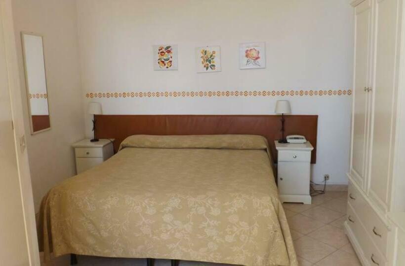 غرفة قياسية, Azzurro