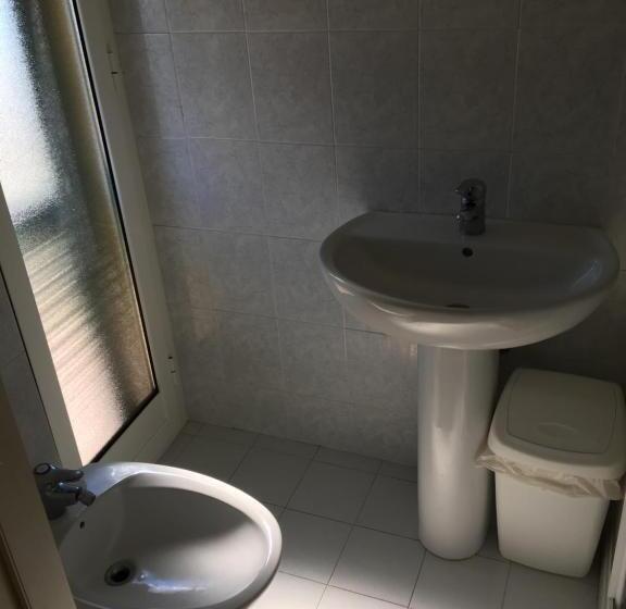 غرفة قياسية ثلاثية, Azzurro