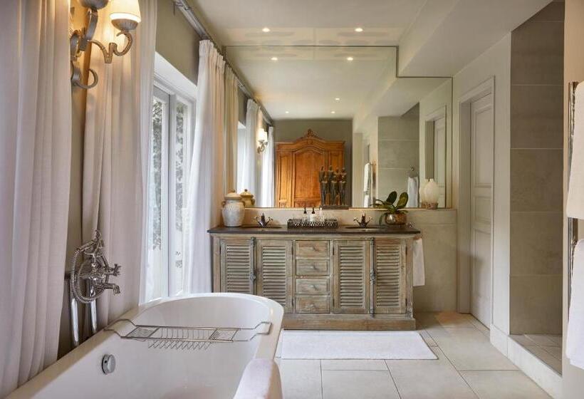 Executive Suite, Hoeveld House