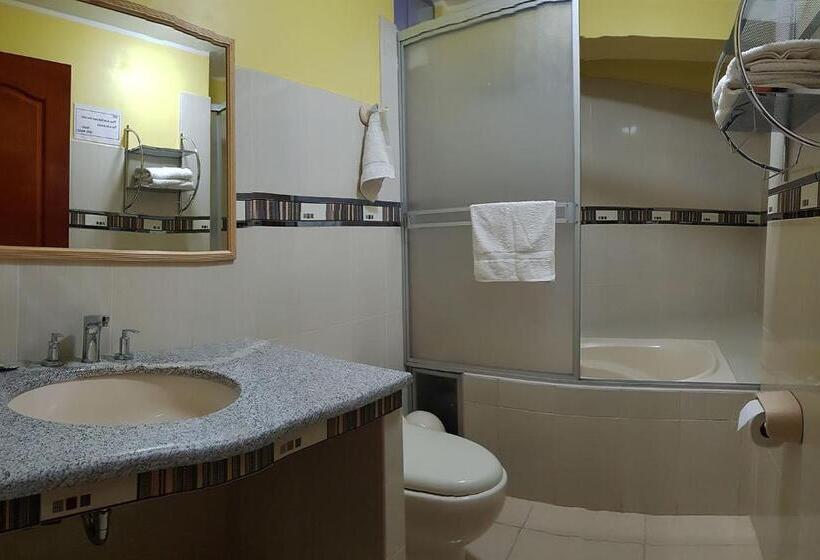 اتاق استاندارد با چشمانداز باغ, Morales