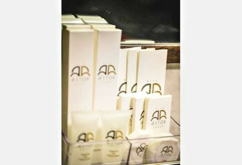 Camera Superiore, Ritz Astor