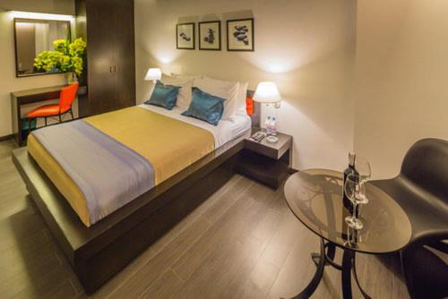 Camera Superiore, Ritz Astor