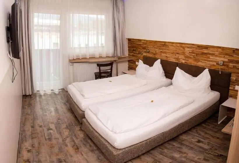 Deluxe-huone Parveke, Burg Rooms   24h Self Check In