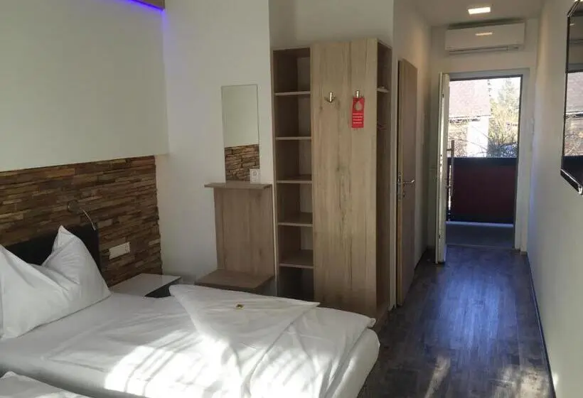 Deluxe-huone Parveke, Burg Rooms   24h Self Check In
