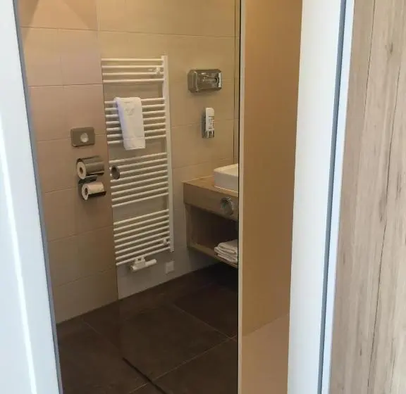 Deluxe-huone Parveke, Burg Rooms   24h Self Check In