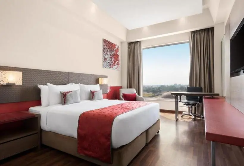 スタンダードルーム, Ramada By Wyndham Lucknow Hotel And Convention Center