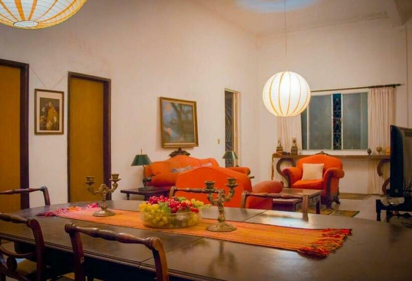 غرفة قياسية فردية, Solar Dos Tchuccos