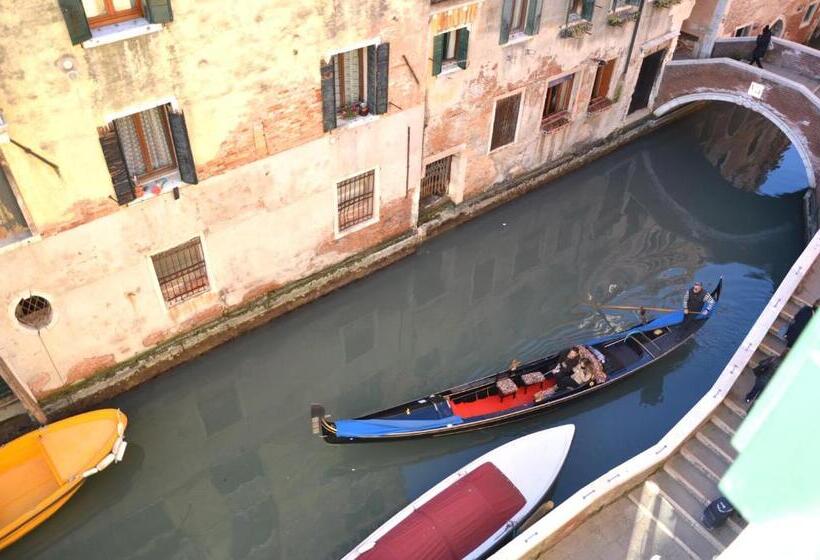 اتاق استاندارد با چشم‌انداز, B&b Le Marie