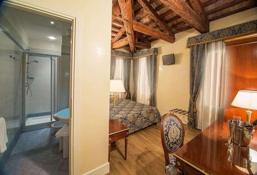 اتاق لوکس با چشم‌انداز, B&b Le Marie