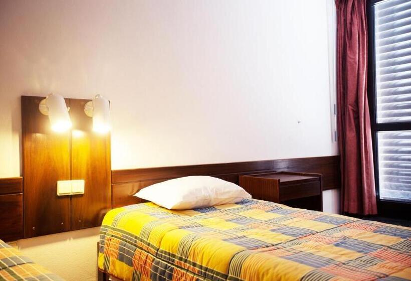 غرفة قياسية ثلاثية, Hi São Pedro Do Sul – Pousada De Juventude