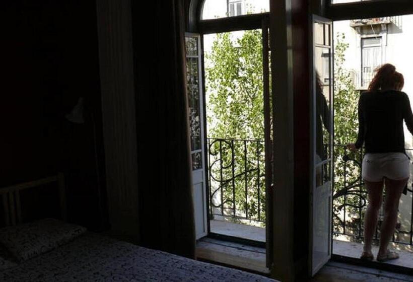 اتاق لوکس با بالکن, Nations Rooms