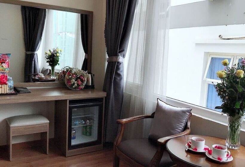 اتاق لوکس, Abay