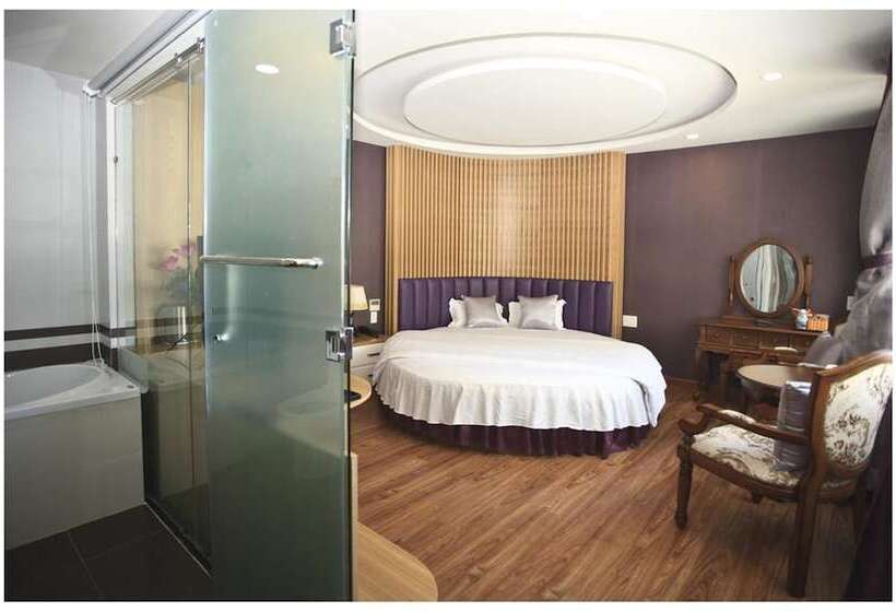 اتاق لوکس, Abay