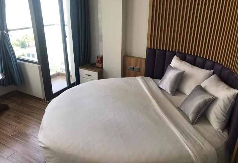 اتاق استاندارد با بالکن, Abay