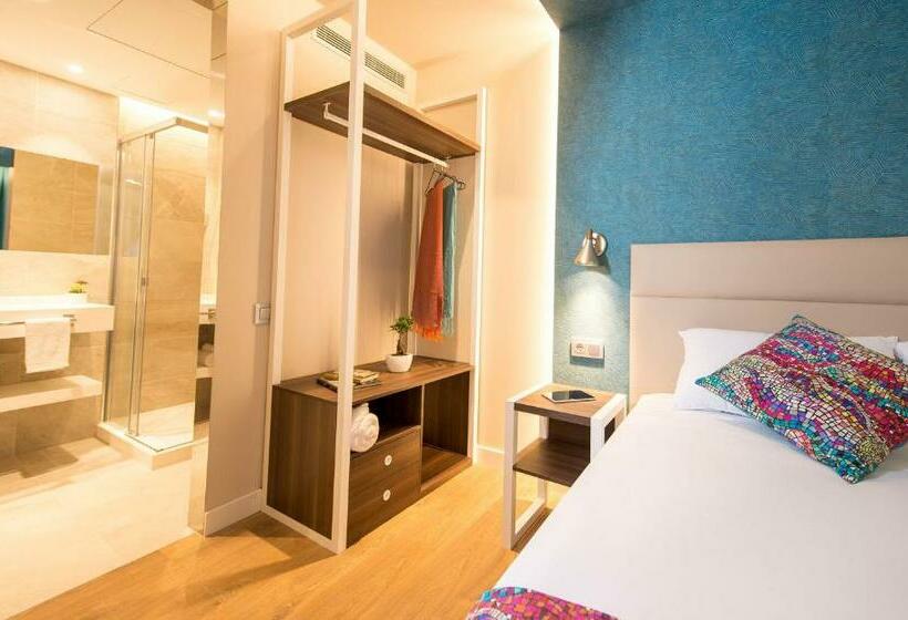 اتاق استاندارد, Arya Stadium