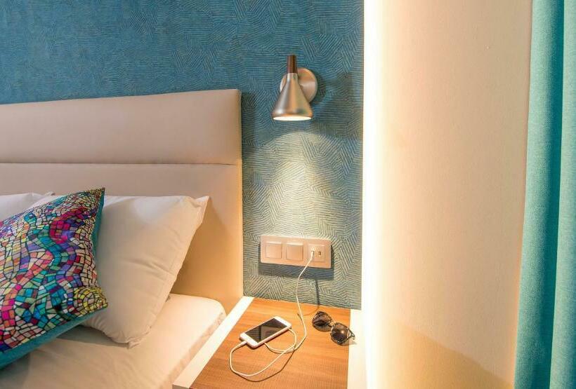 اتاق استاندارد, Arya Stadium