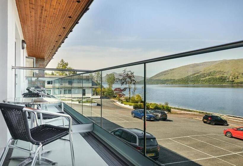 غرفة قياسية سرير كينج, Clan Macduff