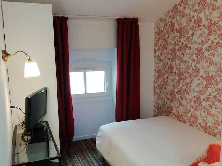 اتاق استاندارد یک نفره, Du Theatre