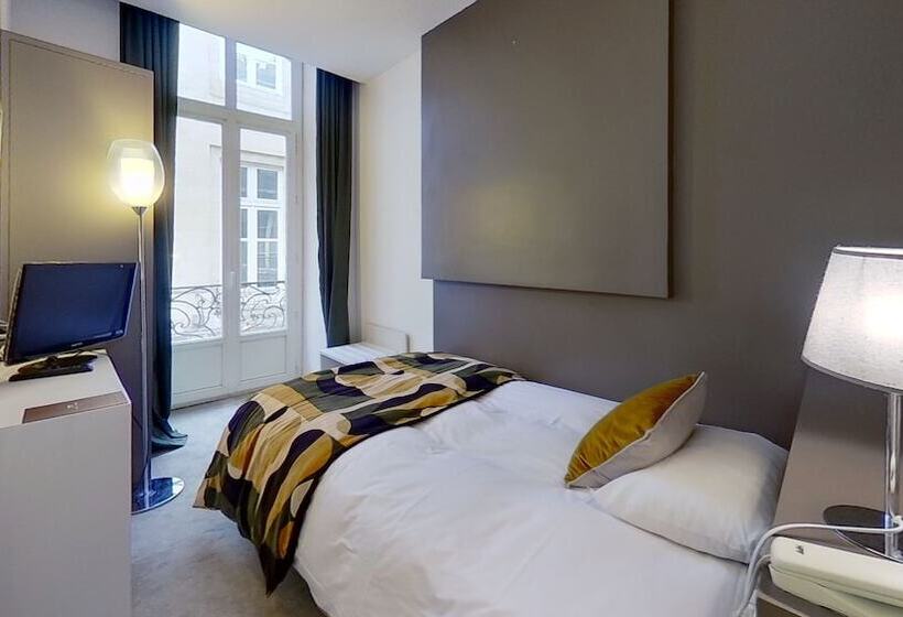 اتاق استاندارد یک نفره, Du Theatre