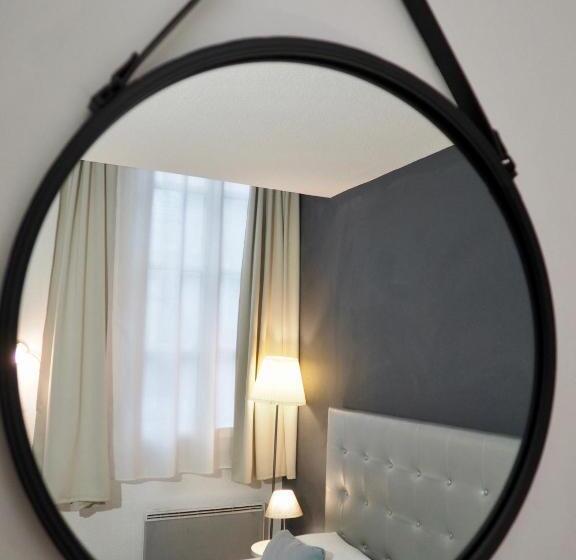 اتاق استاندارد, Du Theatre