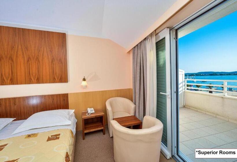 غرفة سوبيريور مطلّة علي البحر مزودة بشُرفة, Joso