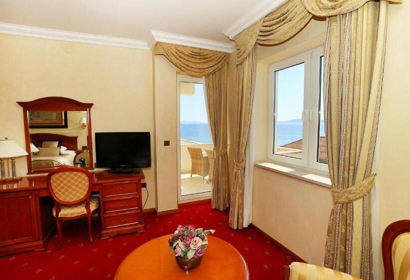 海景标准间带阳台, Niko