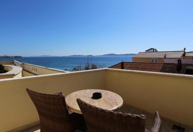 海景标准间带阳台, Niko