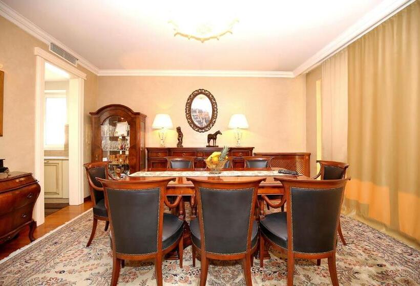 带海景的复工套房, Niko