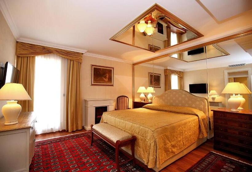 带海景的复工套房, Niko