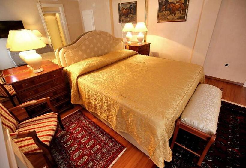 带海景的复工套房, Niko