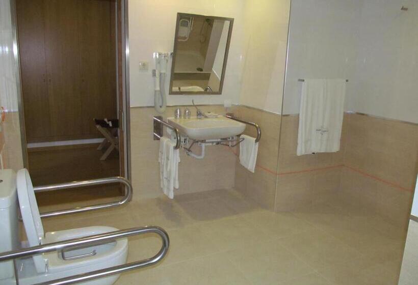 חדר סטנדרט מותאם לאדם עם מוגבלויות, Solar Da Capela