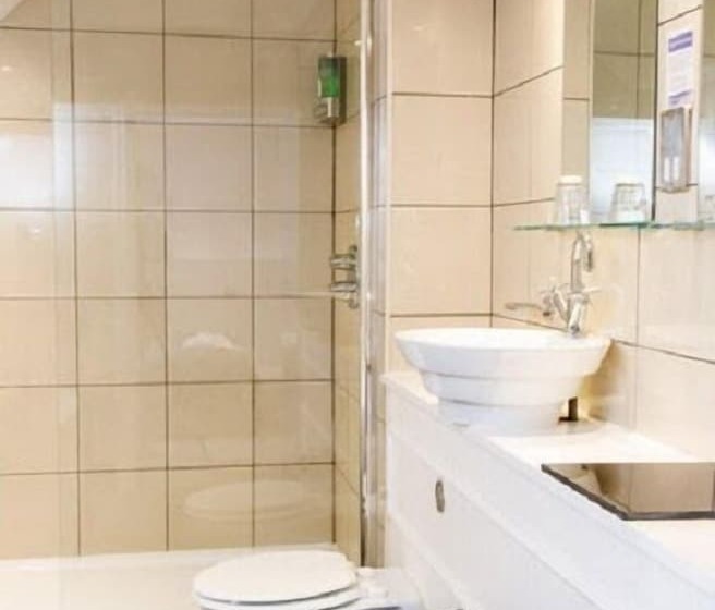 غرفة قياسية فردية, The Townhouse Sutton