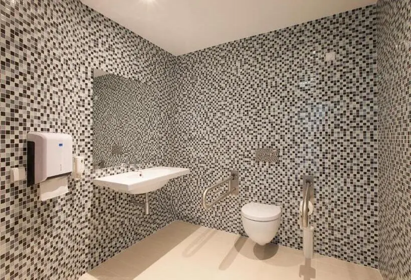 Standardzimmer (behindertengerecht), Moov Hotel évora