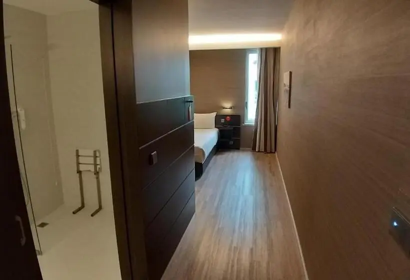 Standardzimmer (behindertengerecht), Moov Hotel évora