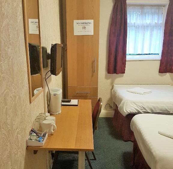 스탠다드 트리플 룸, The Mercury