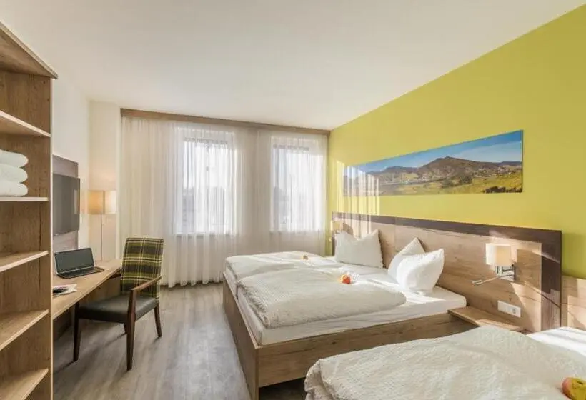 Deluxe Kolmen Hengen Huone, Sleepin Premium Motel Loosdorf