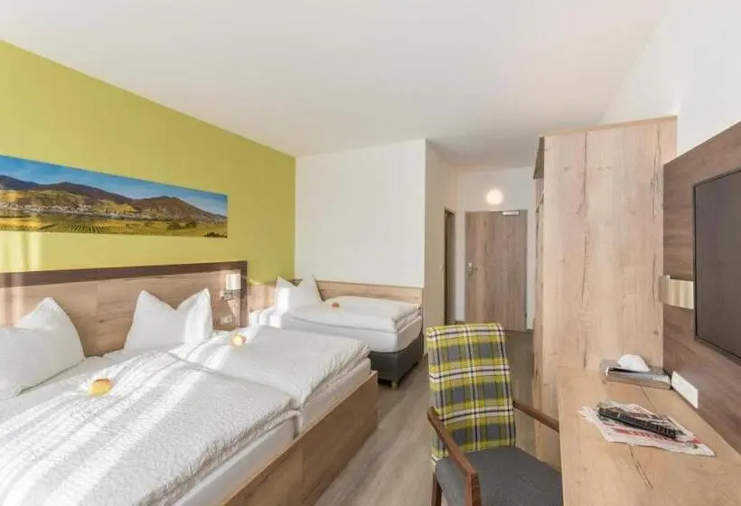 Deluxe Kolmen Hengen Huone, Sleepin Premium Motel Loosdorf