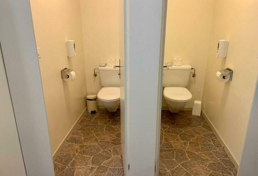חדר סטנדרד יחיד חדר אמבטיה משותף, 5th Floor Basic Rooms  Shared Bathrooms