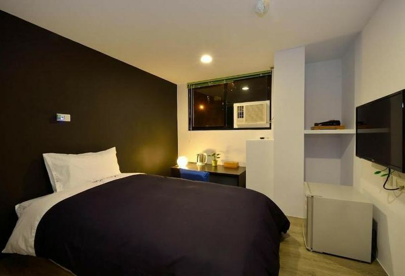 اتاق استاندارد یک نفره, Arabian Nights In Jiufen