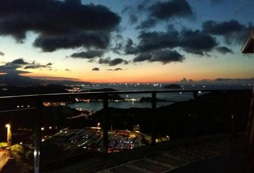 اتاق لوکس با بالکن, Arabian Nights In Jiufen