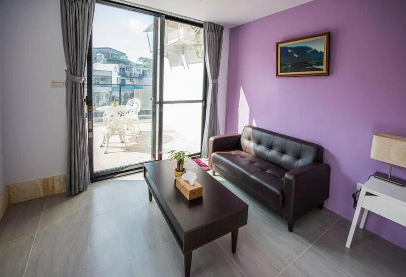 اتاق استاندارد با چشمانداز کوهستان, Arabian Nights In Jiufen