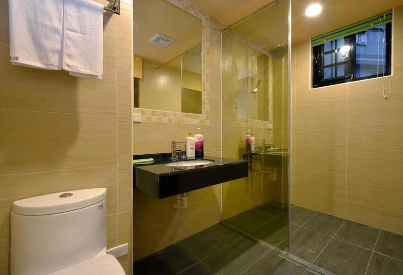 اتاق اکونومی, Arabian Nights In Jiufen