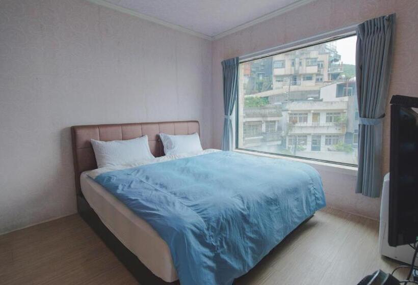 اتاق استاندارد چهار تخته با چشمانداز دریا, Arabian Nights In Jiufen